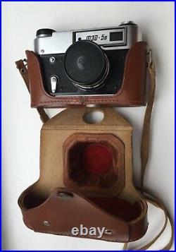 FED 5B SOVIET CAMERA Vintage 1977 year with flash Leica Copy Olympic