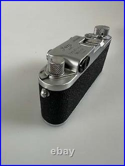 Leica IIc rangefinder 35mm camera body Chrome Sharkskin