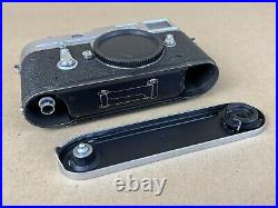 Leica M2 Rangefinder Camera Body #983396 WORKS GREAT