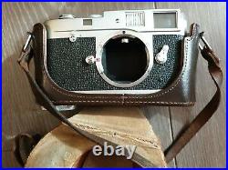 Leica M2 camera body