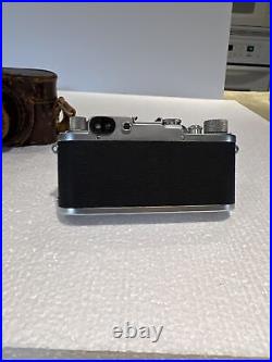 Leica drp ernst leitz wetzlar camera with case & Flash