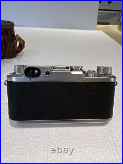 Leica drp ernst leitz wetzlar camera with case & Flash
